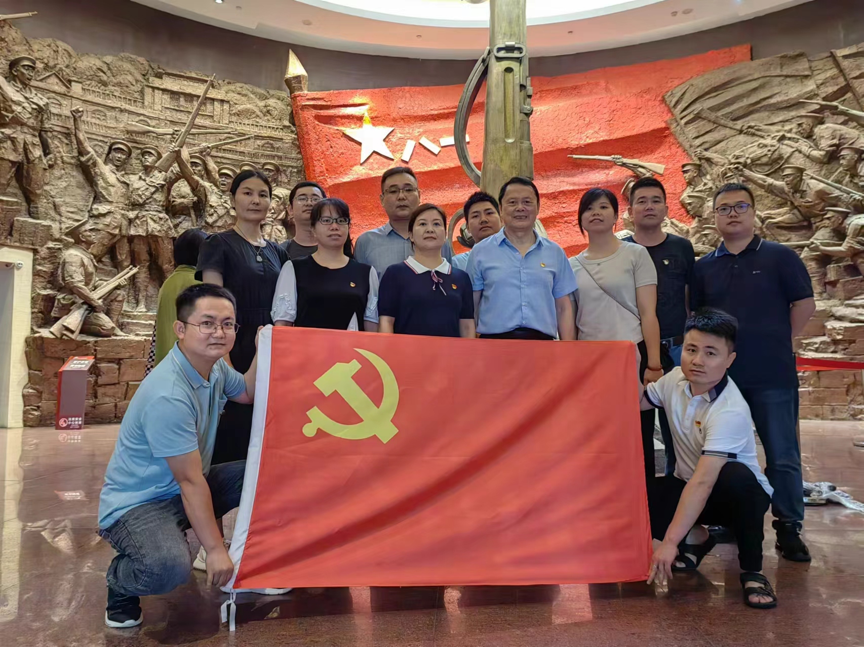 賡續(xù)紅色血脈，傳承建黨精神                                                    ——江西誠建黨支部開展“慶七一，感黨恩，跟黨走”主題黨日活動